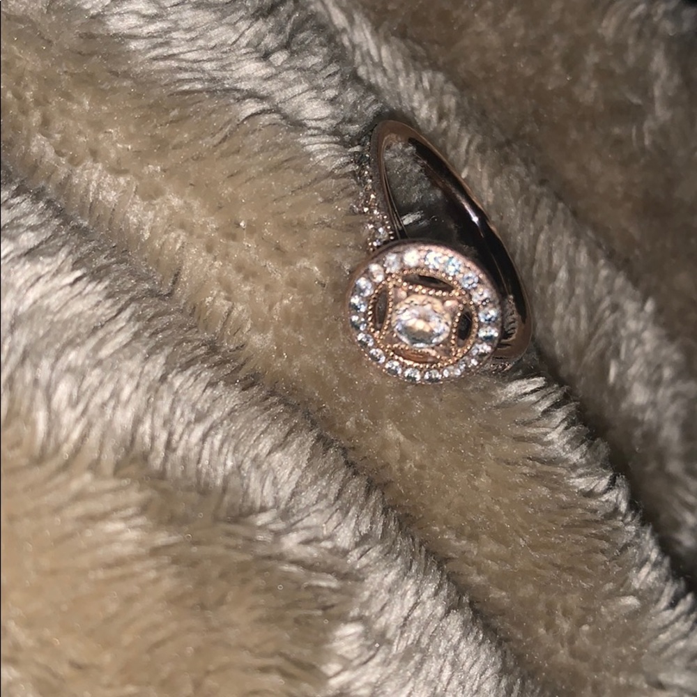 A Pandora ring - Picture 1 of 2